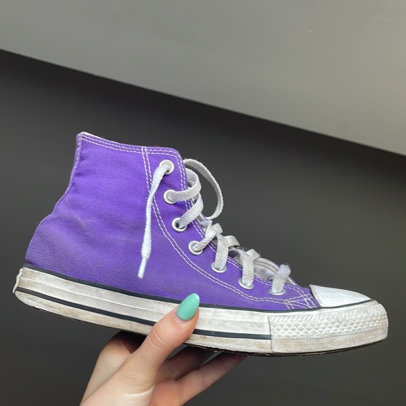 converse with purple bottom